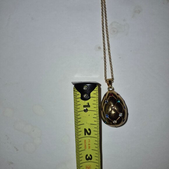 Vintage Joan Rivers Faberge Egg Gold Tone Pendant Necklace - Picture 3 of 4